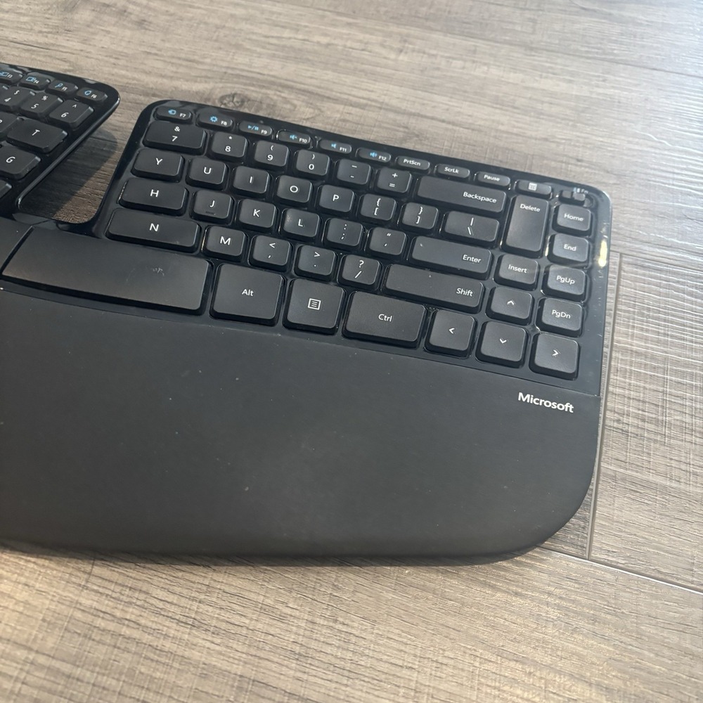 GENUINE Microsoft Sculpt Ergonomic Wireless Keyboard 1559 **NO RECEIVER/USB** - Picture 2 of 5